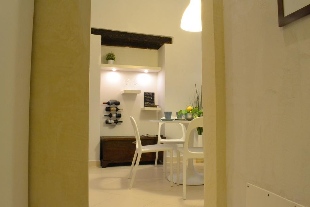 1743 Loft Apartman Szirakúza Szoba fotó